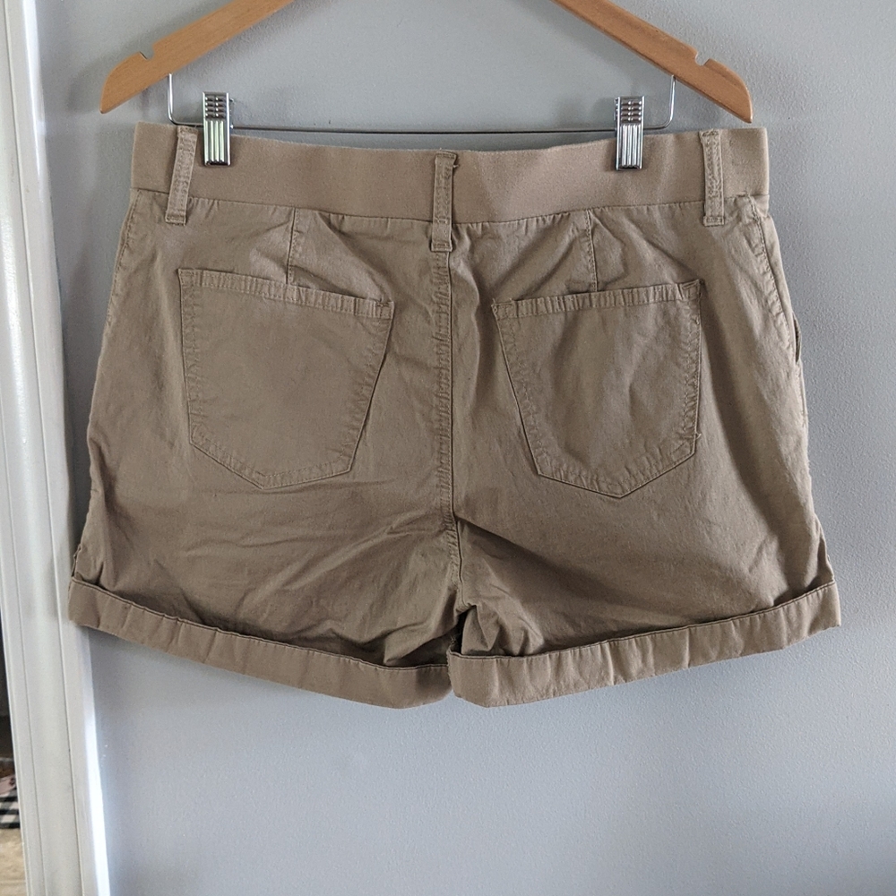 5" Ladies Tan Midrise Shorts Sz 14 - Picture 2 of 6